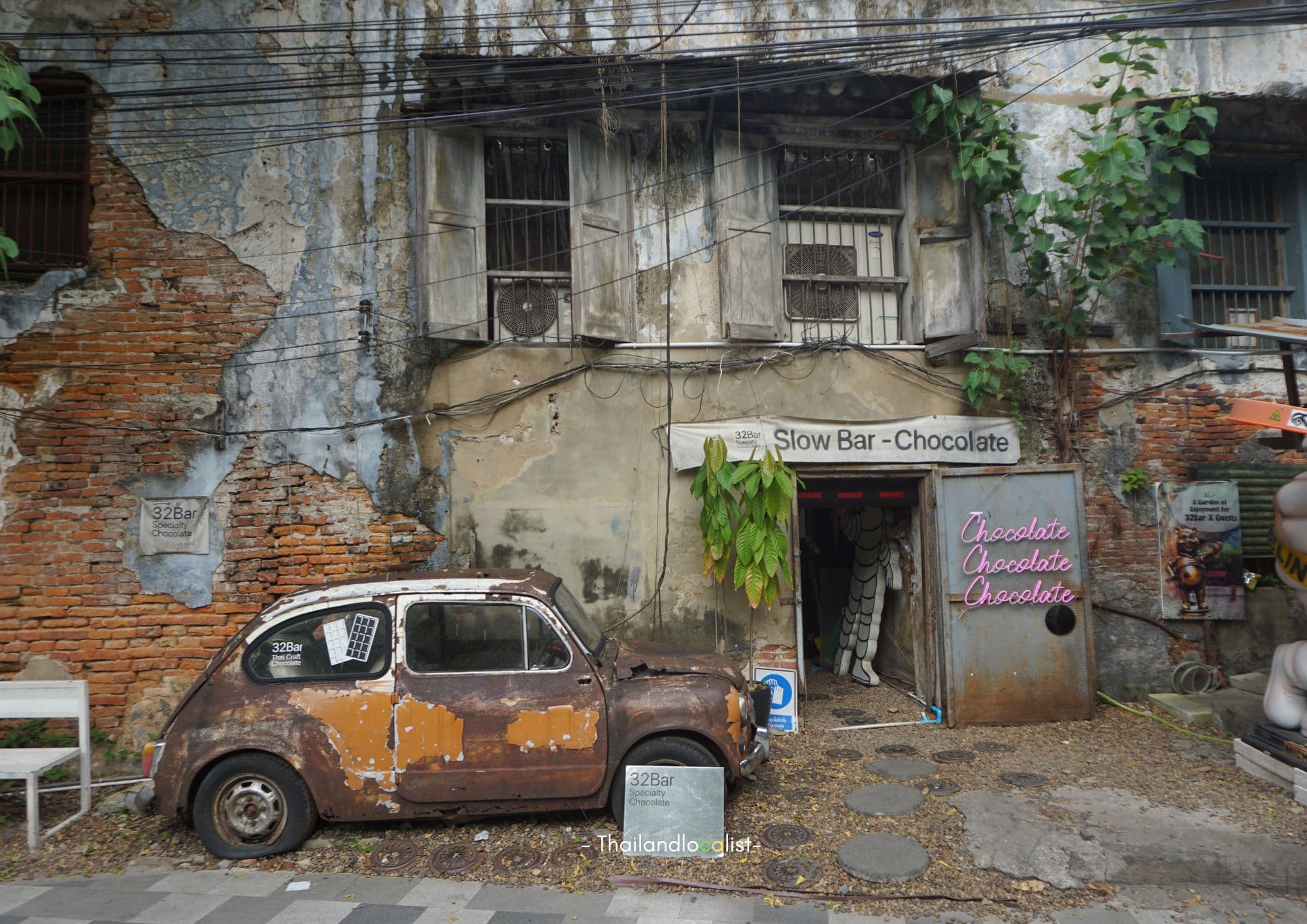 Bangkok: Talat Noi & Songwat Street Art Walking Tour. 13